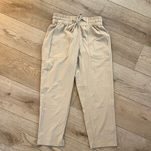 Lululemon lightweight straight leg crop pants